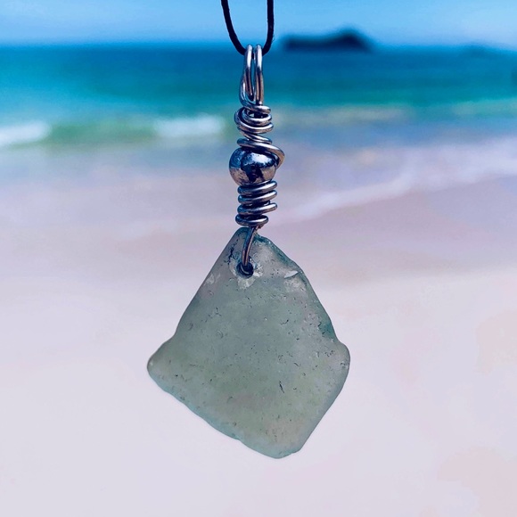 Jewelry - 🦋🌊 Waikiki Seafoam Wire & Bead Necklace